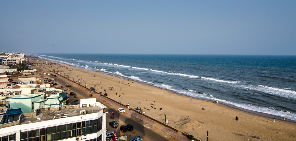 https://odishacompany.com/wp-content/uploads/2017/04/Puri_Sea_Beach_viewed_from_the_light_house-1024x488-1.jpg